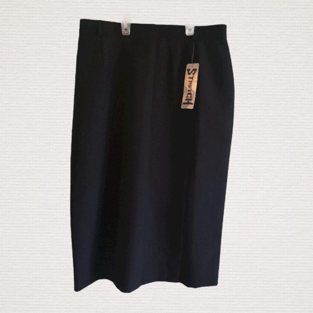 NEW / NWT - Perfect Pencil Skirt in Black - Waist 32"